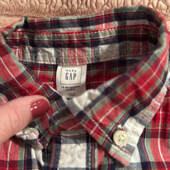 Shirts - Picture 2 of 4